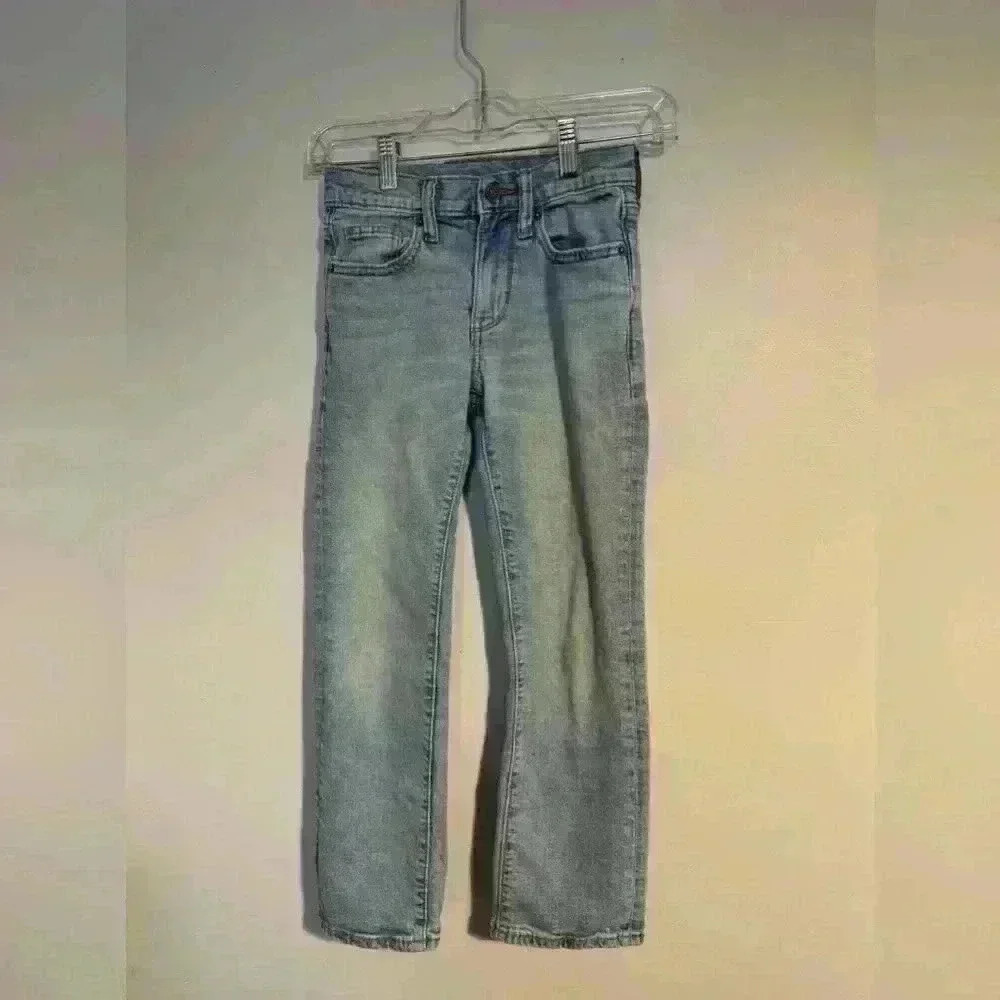 Size 8 boys old Navy Jeans - straight leg, light  wash. EUC